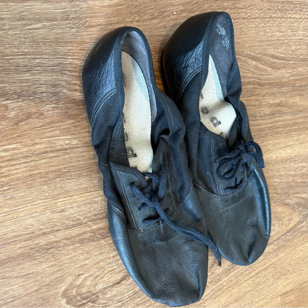 Women’s jazz shoes
